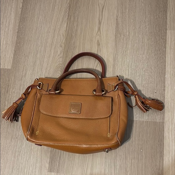 Dooney & Bourke purse - Picture 1 of 4
